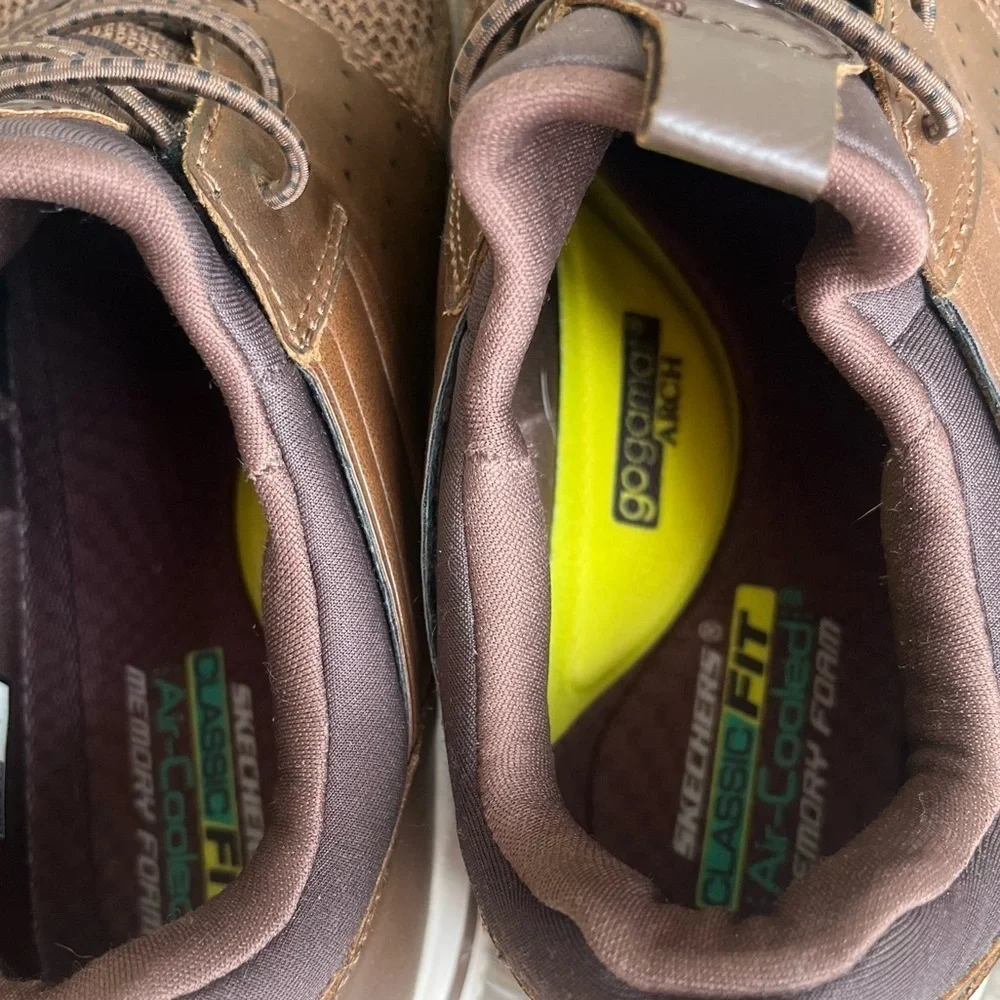 Skechers slip sneakers